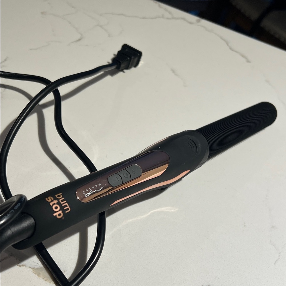 Maxius safe curl wand with burn stop heat guard